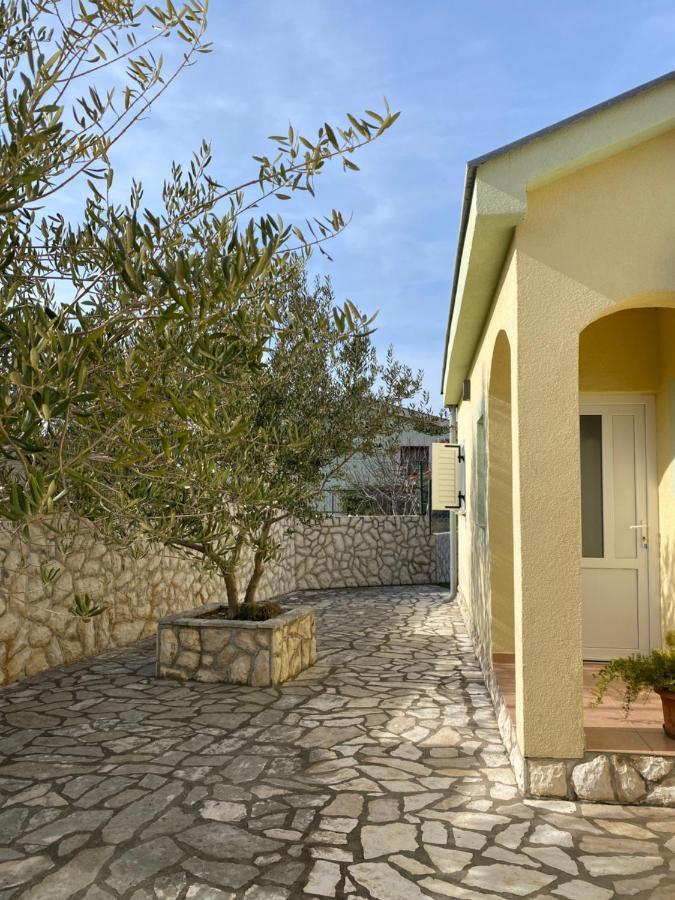 Apartments Mikecin Novigrad  Luaran gambar