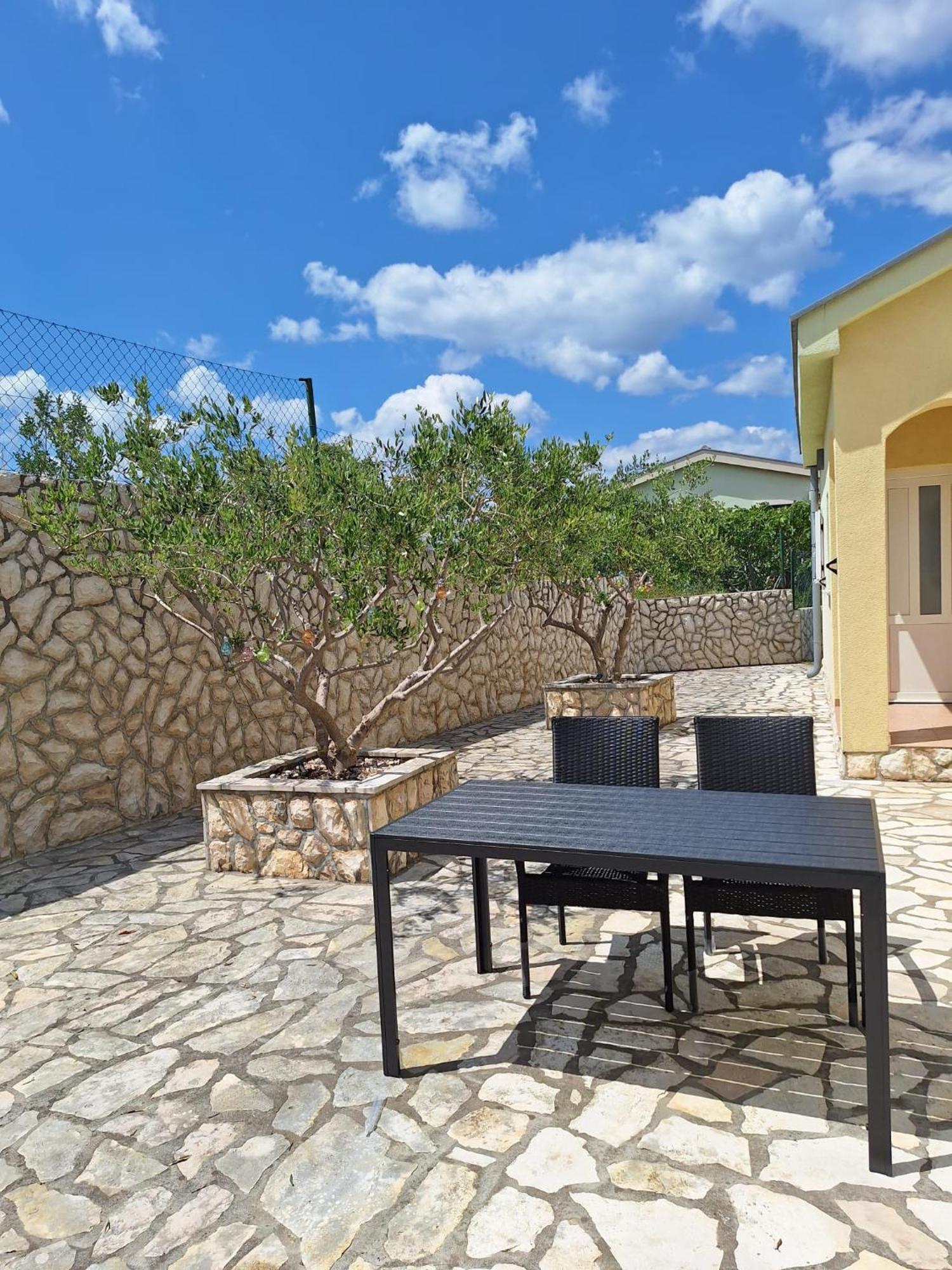 Apartments Mikecin Novigrad  Luaran gambar