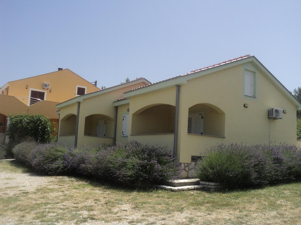 Apartments Mikecin Novigrad  Luaran gambar